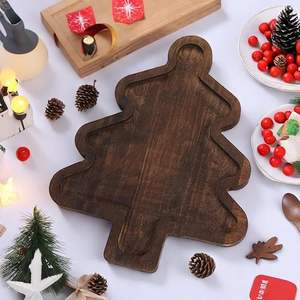 Bandeja DE SERVICIO DE MADERA hecha a mano ecológica con patrones navideños Acabado duradero disponible para la venta - Product Image 5