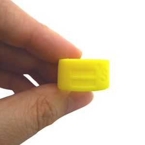 Bague de doigt gravée flexible Bagues de mariage personnalisées en silicone - Product Image 1