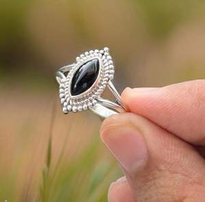 Bague classique en argent sterling 925 pour femme, pierre précieuse onyx noir naturel, sertie en bélière, pour mariage et soirée - Product Image 1