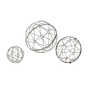 Sculpture décorative moderne en aluminium en forme de boules, taille personnalisable, fabrication artisanale, option de montage mural pour la maison - Product Image 1