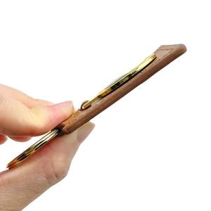 Insigne en métal avec logo de fabrication porte-clés en cuir personnalisé - Product Image 4