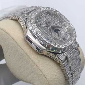 Montre de luxe personnalisée en or jaune, sertie de diamants Moissanite, design de créateur, montre de soirée haut de gamme avec baguettes, montre de marque - Product Image 2