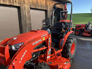 รถแทรกเตอร์ขนาดเล็ก Kubota B3350HSD ประสิทธิภาพพรีเมียม จัดส่งรวดเร็ว เหมาะสำหรับงานเกษตรสมัยใหม่และการทำฟาร์ม - Product Image 6
