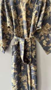 เสื้อคลุมกิโมโนผ้าฝ้ายลายดอกไม้สีเบจแสนสวยเสื้อคลุมยาวถึงเข่าทำจากผ้าฝ้าย100% มีคุณสมบัติกันความร้อนจัดส่งด่วนสำหรับฤดูหนาว - Product Image 6