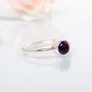 แหวนพลอยอเมทิสต์สีม่วงธรรมชาติทรงกลมเรียบ แหวนเงินแท้ 925 สำหรับงานปาร์ตี้ แหวนแฟชั่นสำหรับผู้หญิง ราคาขายส่ง - Product Image 5