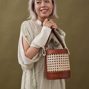 BOLSO DE PAJA DE CUERO BONITO MAYORES - Product Image 3