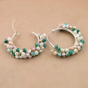 Boucles d'oreilles créoles vintage délicates en argent et perles pour femme, idéales pour les occasions festives, bijoux raffinés - Product Image 2