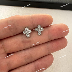 Pendientes de Cruz de Plata con Brillantes Diamantes de Moissanita, Estilo Espiritual Elegante - Product Image 2