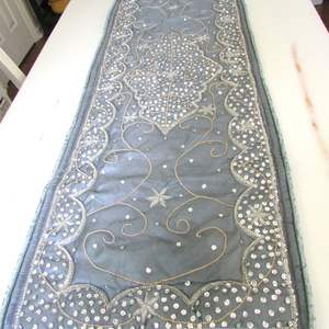 Napperon perlé Chargeur rond fait à la main pour salle à manger de luxe et décor de vacances Pièce unique perlé à la main, napperon, pendaison de crémaillère - Product Image 2