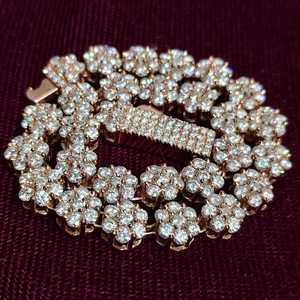 Bracelet tennis SHREYA DIAM VVS1 en moissanite, design floral givré en grappe, sertissage micro-grappe de précision, argent 925 rhodié - Product Image 1