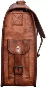 Grand sac de moto unisexe en cuir véritable personnalisable avec motif de bonbon vintage et logo personnalisé pour le voyage. - Product Image 4