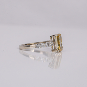 Anillo de compromiso de diamante cultivado en laboratorio de corte radiante amarillo, chapado en oro sólido de 18 quilates, ajuste pavimentado de moda, certificado IGI, anillo fino para mujer - Product Image 6