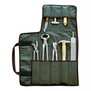 Kit Profesional de Herraje para el Cuidado de Cascos de Caballos - 8 Piezas de Instrumentos Quirúrgicos de Acero Inoxidable, Herramientas de Aseo para Herraduras, Seguro y Ajustable - Product Image 1