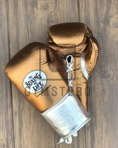 أفضل معدات الملاكمة عالية الجودة، قفازات ملاكمة مخصصة من الجلد الحقيقي باللون الذهبي والفضي، تغطي الأصابع بالكامل مع حزام قابل للتعديل - Product Image 6