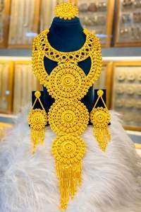 Elegante Juego de Collar Gargantilla con Colgante de Hoja Chapado en Oro con Pendientes a Juego |   Modelo de Joyería Nupcial y Festiva 23229 - Product Image 5