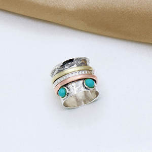 2024 nouveau naturel Turquoise pierre précieuse Texture trois tons Spinner anxiété guérison martelé bande 925 argent bijoux fins grossiste - Product Image 3