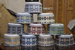 Casquette de prière musulmane OMANI fabriquée à la main de qualité exportatrice Chapeau design personnalisé pour les quatre saisons au Bangladesh. - Product Image 3