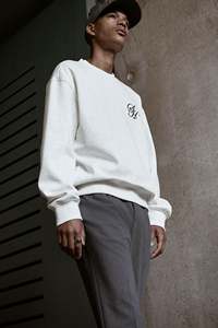 Sudadera bordada holgada de algodón para hombre, camiseta blanca de manga larga con cuello recortado y Costilla redonda con hombros caídos - Product Image 5