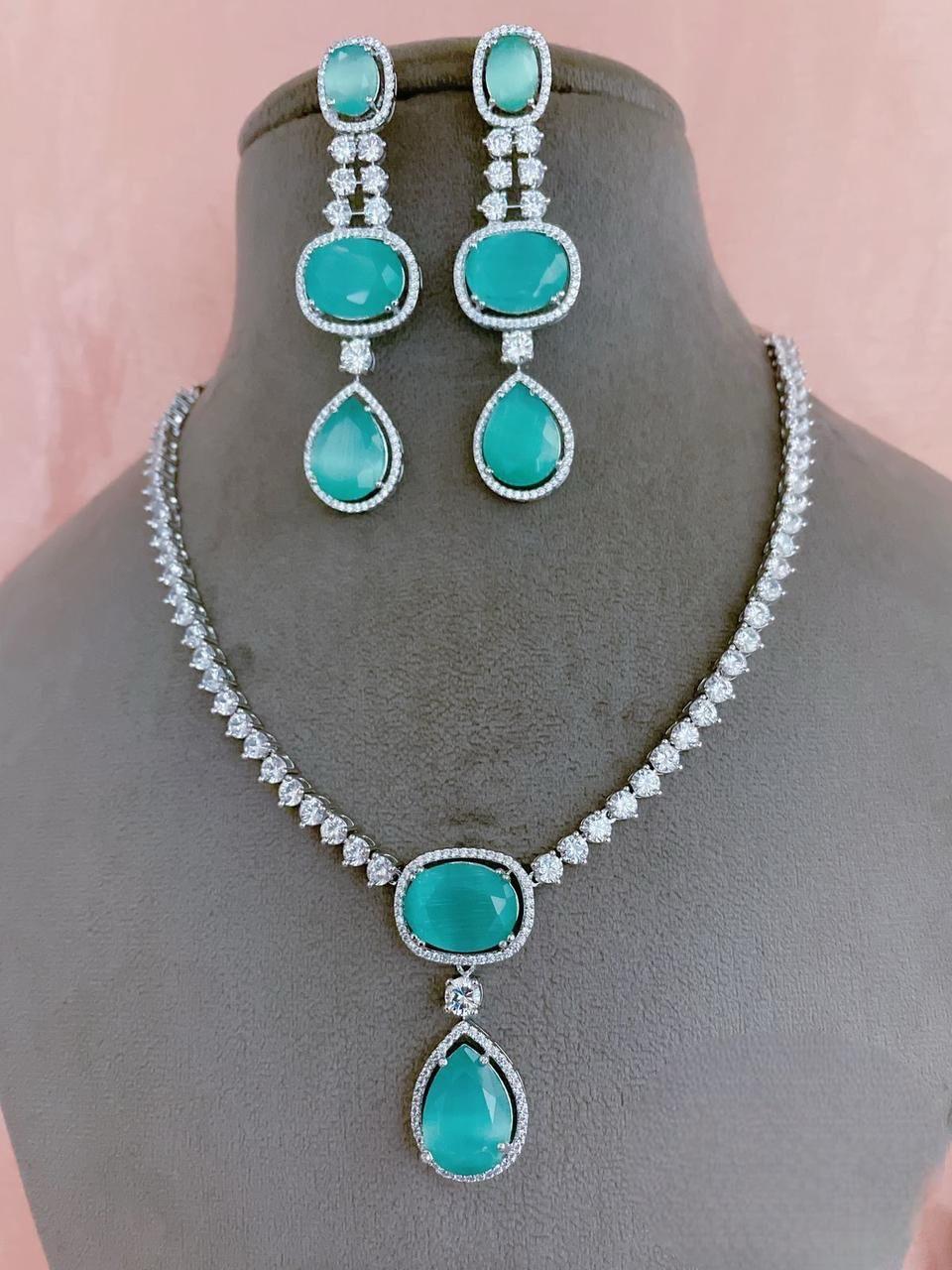 ทะเลสีเขียว