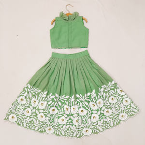 Shoryam Fashion Premium Robe de cérémonie ethnique pour filles, Lehenga Choli vert Pista, longueur au sol, entièrement cousue, avec accents de paillettes - Product Image 2