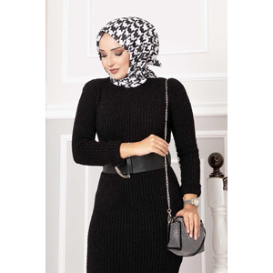 ชุดเดรสผ้าลูกฟูกสีดำมีลวดลายตกแต่ง - Product Image 4