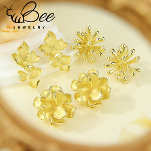Pendientes de tuerca con diseño de flor en latón dorado de 14k estilo francés vintage, joyería única para el Día de San Valentín, pendientes de tuerca con forma floral para mujer - Product Image 5