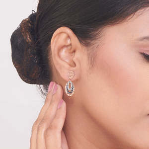 ต่างหูแฟชั่นสตาร์ลิต สปาร์ค ดรอปส์ แอนด์ ดังเกลอร์ โกลด์ - Product Image 2