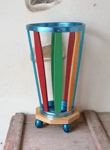 ชั้นเก็บร่มหลากสีทำจากโลหะที่มีดีไซน์ทันสมัยเหมาะสำหรับการตกแต่งบ้านและโรงแรม - Product Image 5