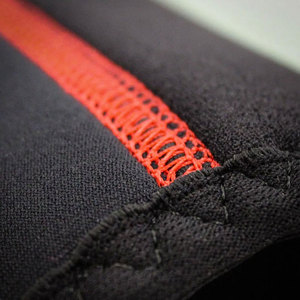 Cómodas mangas para codos de material ligero y de soporte, perfectas para actividades de ejercicio y entrenamiento al aire libre. - Product Image 6