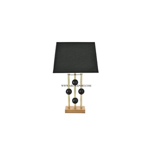 Lampes éclaircissantes de décoration de table en métal laiton poli or Lampes de chevet de luxe décoratives pour la maison Lampes de sol de meilleure qualité - Product Image 1