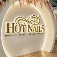 Enseigne de studio de beauté de luxe personnalisée, lettres de logo en acrylique 3D rétroéclairées par LED pour la décoration de la réception d'un studio de beauté