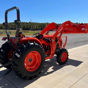 Tracteur diesel Kubota BX23S 4x4 avec chargeur frontal, pelle arrière, tondeuse à montage central, tracteur compact à roues pour usage agricole - Product Image 2
