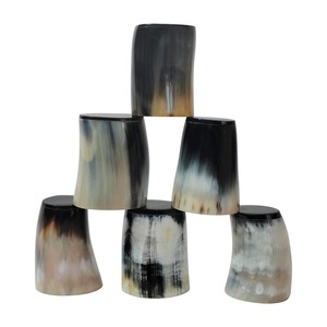 Verre à corne naturel fabriqué à la main pour boire de l'eau jus de bière et boissons traditionnelles tasse de Barware écologique et durable - Product Image 1