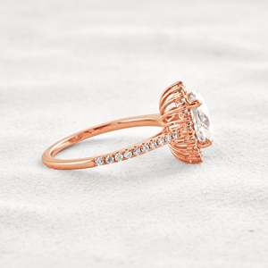 1.50 CT Lab Grown ovale coupe diamant bague de fiançailles décontracté mariage anniversaire cadeau pour les femmes romantique Pav ensemble pour les fêtes - Product Image 4