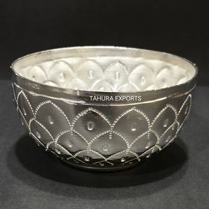 Simple Stylish Chocolate Serving Bowl Silver Tray Bowl Finest Quality Food Dessert Display for Hotel Table Decor Bowl - Product Image 1