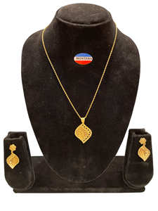 Ensemble de bijoux classiques délicats collier pendentif en forme de cœur creux boucles d'oreilles en pierre naturelle plaqué laiton étanche pour les femmes - Product Image 4