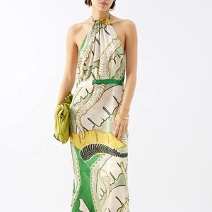 Robe d'été décontractée et sexy en soie jacquard, longueur mi-mollet, col halter, coupe trapèze, grande taille Magdalena, taille XL - Product Image 1