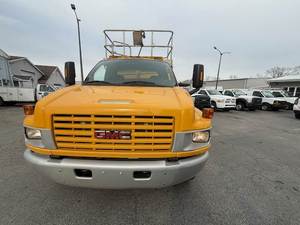 Camión Tractor de Servicio Pesado para Carretera 6x4 Equipado con Plataforma Elevadora de Tijera/Cesta, Diésel, para Operaciones de Flota - Product Image 4