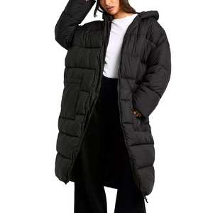 Chaqueta acolchada de invierno de aspecto elegante de diseño de calidad Premium para mujer Chaquetas ajustadas para mujer en patrones sólidos - Product Image 1