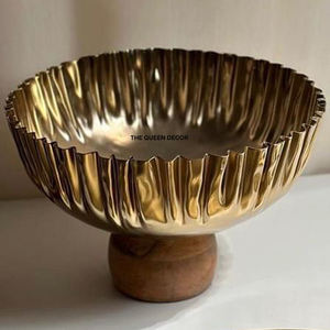 Bol en métal moderne fait à la main avec une finition lisse pour servir des soupes, des collations et des salades - Product Image 6