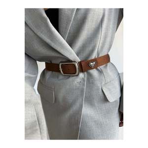 Ceinture pour pantalon, veste, chemise et robe pour femme avec boucle carrée et accessoire en forme de cœur - Tan-Darkening - Product Image 5