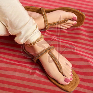 รองเท้าแฟชั่นคุณภาพสูงสำหรับผู้หญิง แบบขายส่ง หนังกำมะหยี่ Kolhapuri กันลื่น พื้นรองเท้าหนังแท้ - Product Image 3