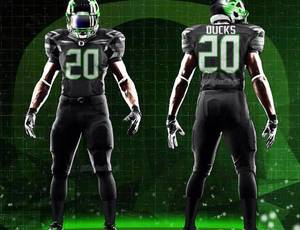 Uniforme de Fútbol Americano Resistente de 12 Paneles para Adultos - Color Personalizado, Logotipo Impreso por Sublimación, 100% Poliéster Antibacteriano - Product Image 5