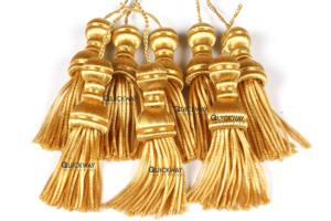 Par de Borlas de Oro Metálicas de Alta Calidad para Vestimentas de Iglesia - Product Image 4