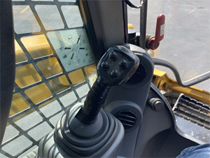 EPA APPROUVÉ CHARGEUR SKID STEER CATERPILLAR 257D SKID STEER MEILLEURE VENTE CHARGEUR SUR PISTE MOTEUR DIESEL DE HAUTE QUALITÉ - Product Image 6