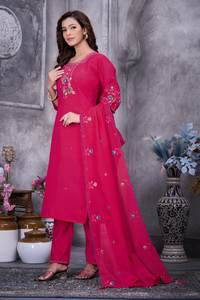 Kurti élégant à coupe droite avec pantalon et dupatta assortis - Product Image 3