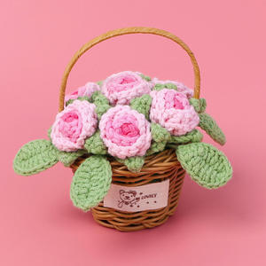 Cesta de Rosas Multicabezas Hecha a Mano para el Día de San Valentín Chino, Tejida con Hilo de Copo de Nieve y Ganchillo, Acabado Transfronterizo - Product Image 2