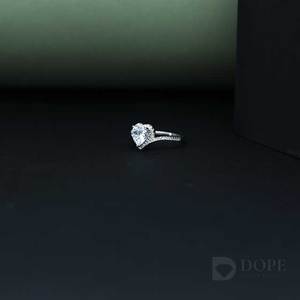 Anillo de Diamantes en Forma de Corazón de Oro Fino de 18KT Anillos de Moda de Diseño Único para Regalo de Cumpleaños - Product Image 3