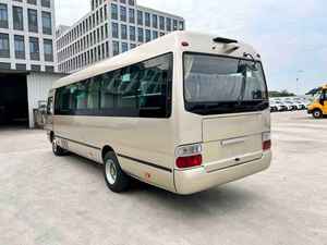 Minibús Usado de Segunda Mano con Motor Diésel de 4 Cilindros, 36 Asientos, Autobús Coaster para Transporte Urbano, Listo para Conducir - Product Image 5