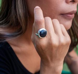 Anillo de Plata de Ley 925 con Ónix Negro Clásico, Hecho a Mano, con Cristal, para Uso Diario, Bodas, Piedra de Nacimiento, con Engaste de Bisel, para Mujer - Product Image 2